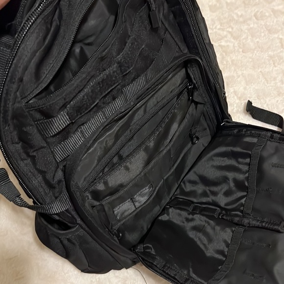 Backpack - Picture 2 of 6